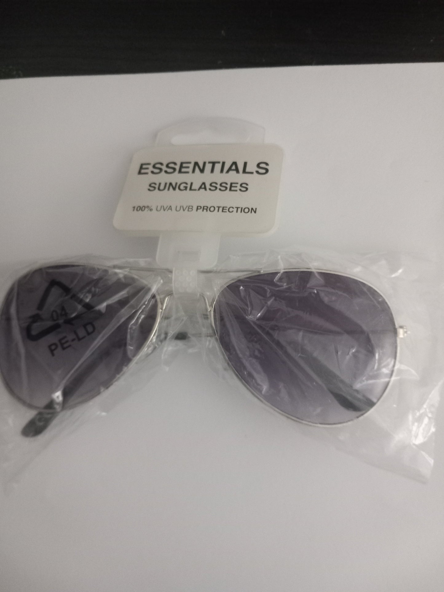 Foster Grant Essential  Sunglasses SFGE17038 Nak Health and Beauty