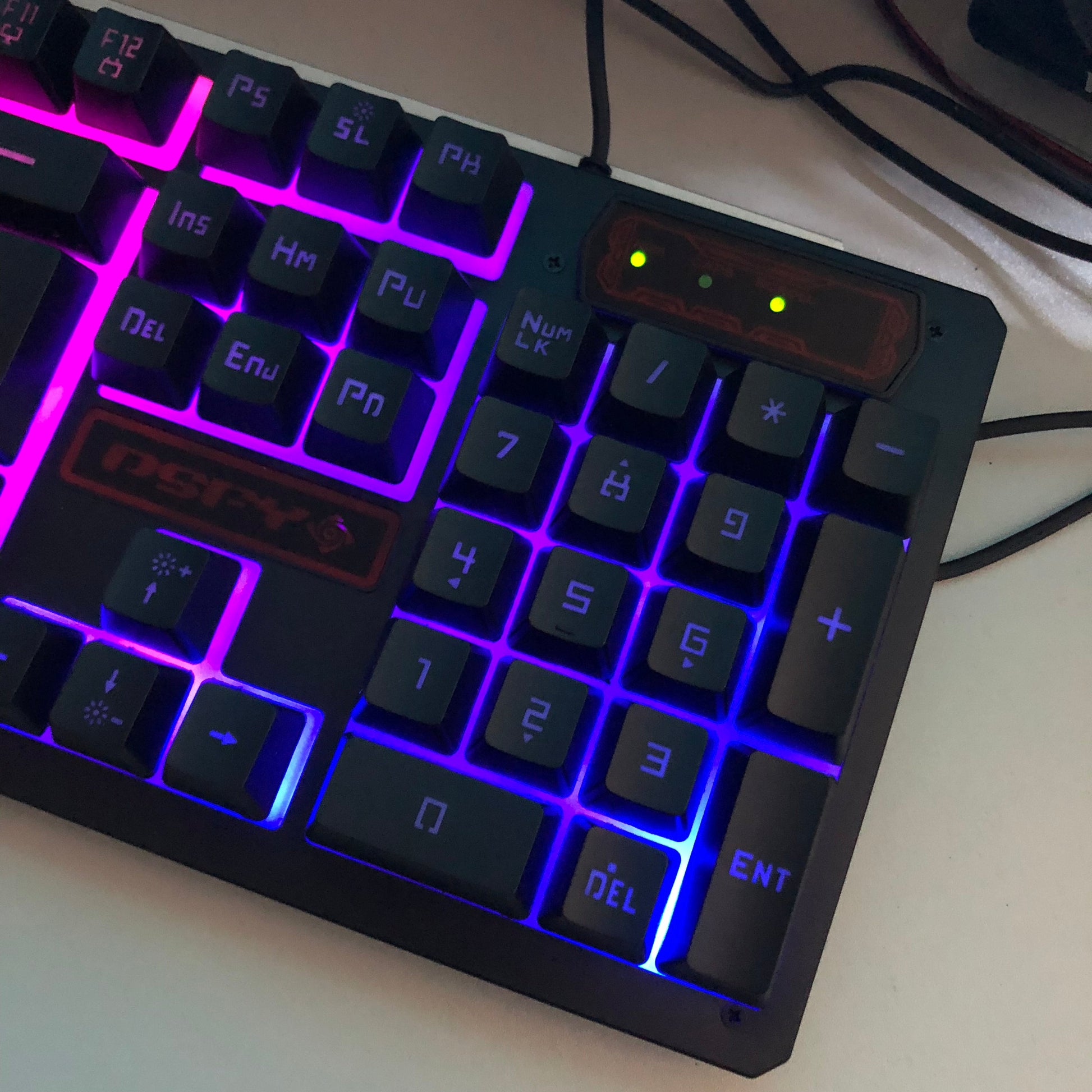 Light Keyboard Fuchsia Molly